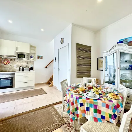 Apartment Downtown By Homing