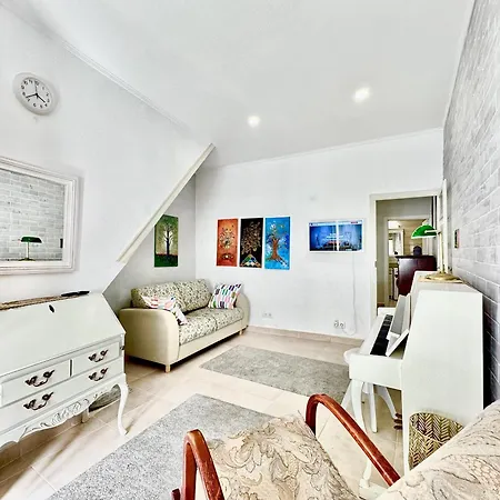 Apartment Downtown By Homing